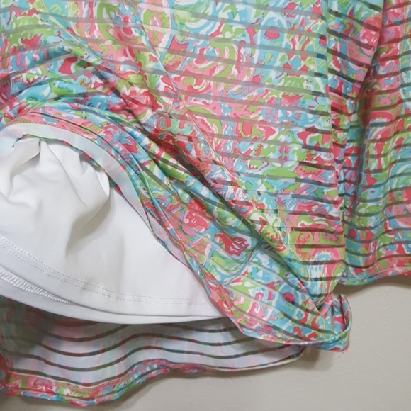 Beautiful blouse, it has several colors. - Picture 6 of 7